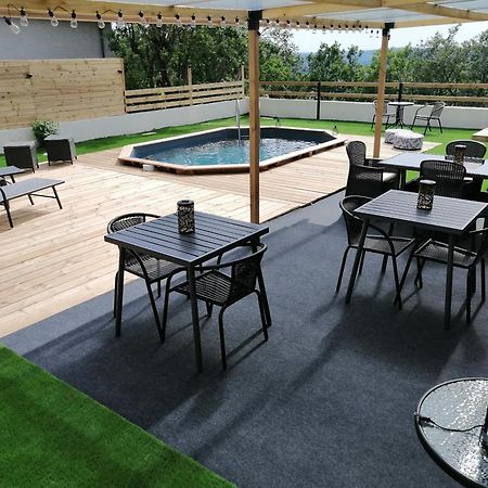 Lapausedegout Piscine Chambres Climatisees Jacuzzi Terrasse Lachapelle-Auzac Bagian luar foto