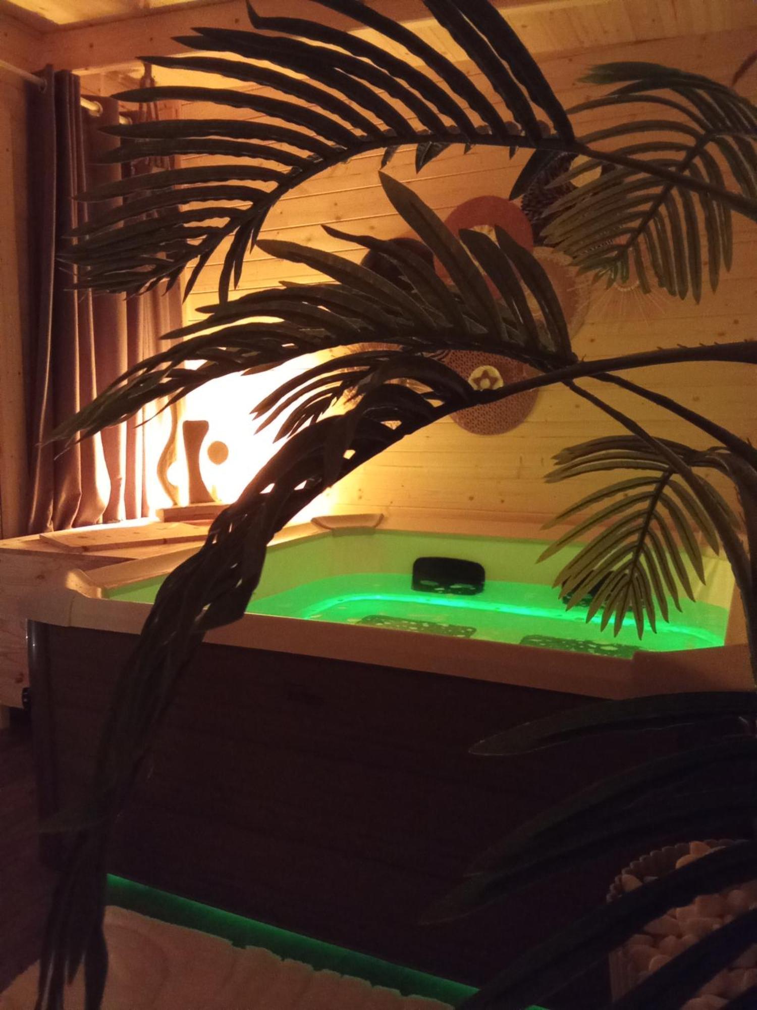 Lapausedegout Piscine Chambres Climatisees Jacuzzi Terrasse Lachapelle-Auzac Bagian luar foto
